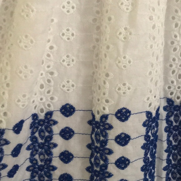 medium dress - Picture 3 of 3